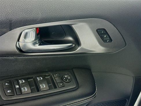 New 2026 Chrysler Pacifica Select image 12