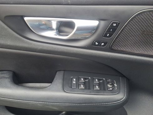 Used 2023 Volvo V60 B5 Cross Country Plus image 16