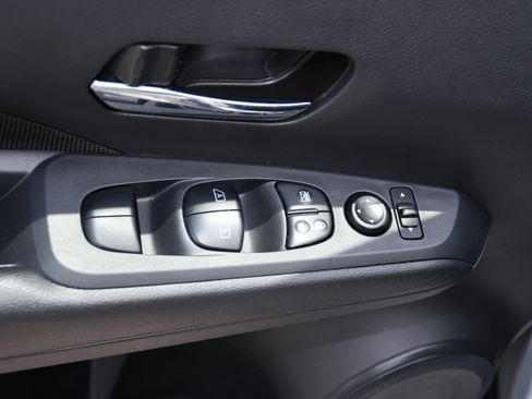 Used 2024 Nissan Kicks SV FWD image 10