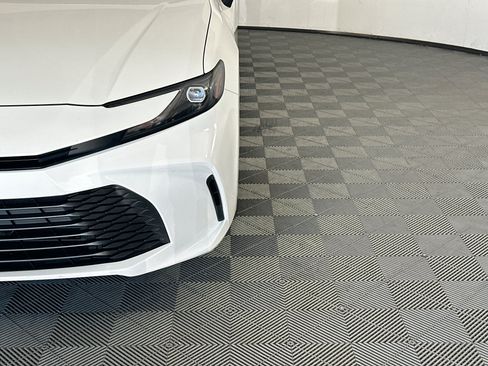 Used 2025 Toyota Camry LE FWD image 9