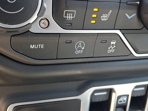 Used 2023 Jeep Gladiator Overland AWD/4WD image 28