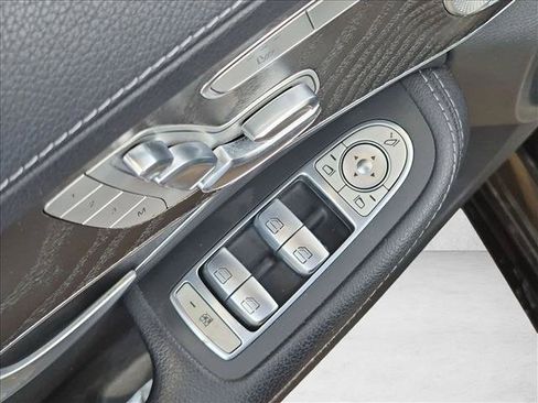 Used 2015 Mercedes-Benz C 300 Sedan image 15