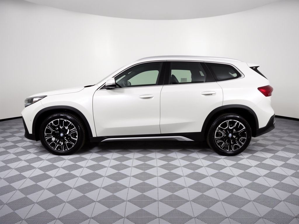 Certified 2023 BMW X1 xDrive28i w/ Convenience Package AWD/4WD image 2