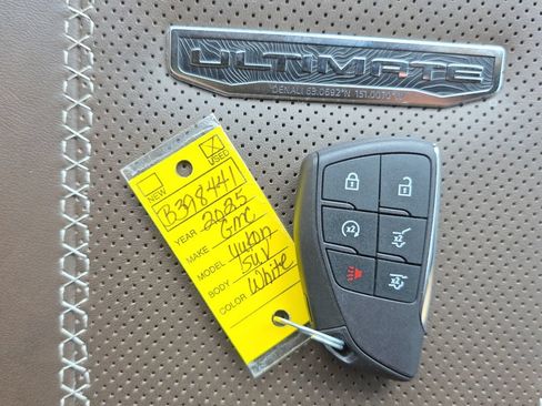 Used 2025 GMC Yukon Denali Ultimate AWD/4WD image 23