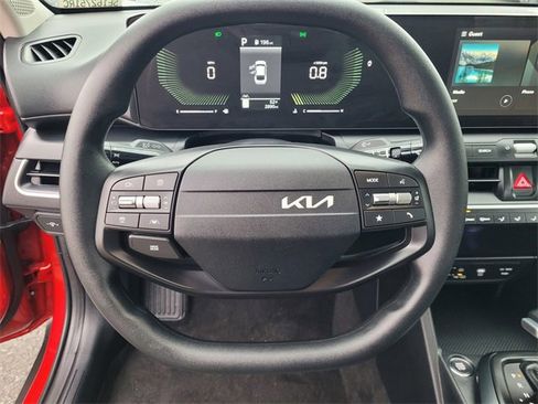 Used 2025 Kia K4 LXS image 17