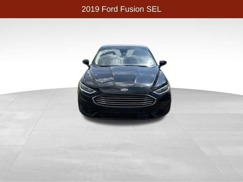 Used 2019 Ford Fusion SEL FWD image 2