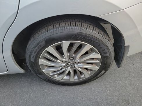 Used 2017 Toyota Corolla XLE image 16