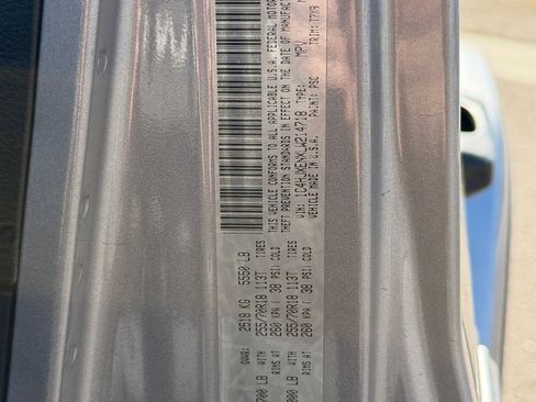 Used 2020 Jeep Wrangler Unlimited Sahara image 31