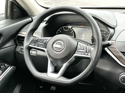 Used 2023 Nissan Altima 2.5 SV FWD image 27