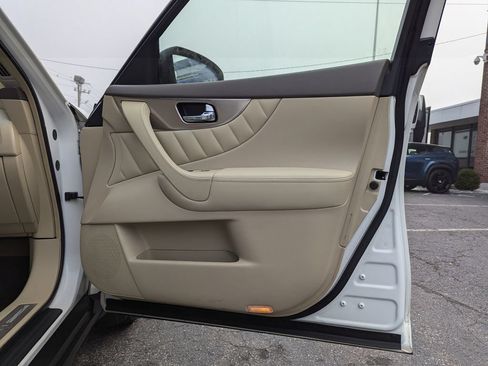 Used 2010 INFINITI FX35 AWD w/ Navigation Pkg image 42