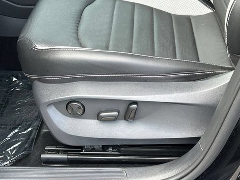 Certified 2023 Volkswagen Taos SEL AWD/4WD image 17