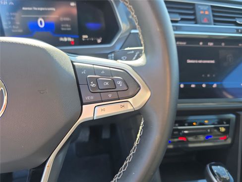 Used 2022 Volkswagen Tiguan SE image 20