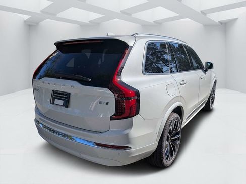 New 2026 Volvo XC90 B6 Plus w/ Protection Package Premier AWD/4WD image 3
