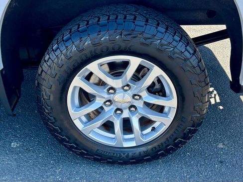 Used 2021 Chevrolet Silverado 1500 LTZ w/ LTZ Convenience Package II AWD/4WD image 9