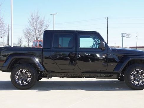 New 2026 Jeep Gladiator Sport image 9