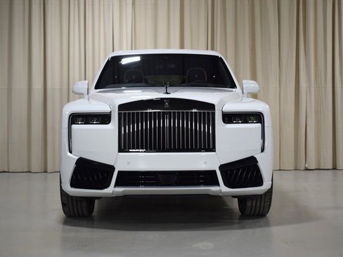 New 2026 Rolls-Royce Cullinan Black Badge image 9
