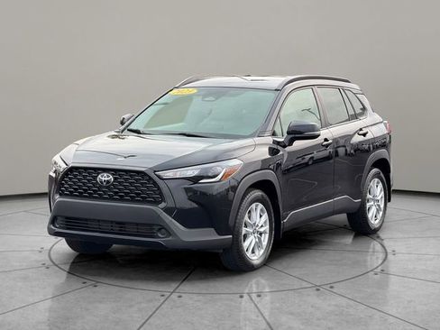 Certified 2023 Toyota Corolla Cross LE image 2