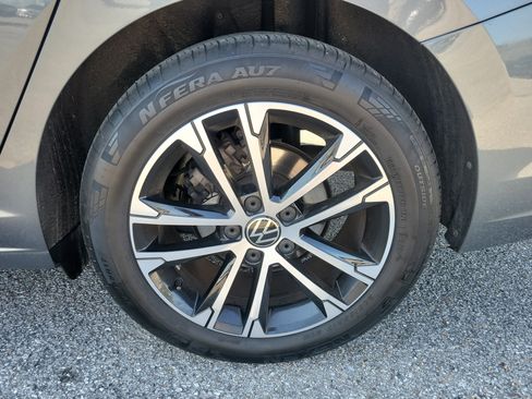 Used 2025 Volkswagen Jetta Sport image 24