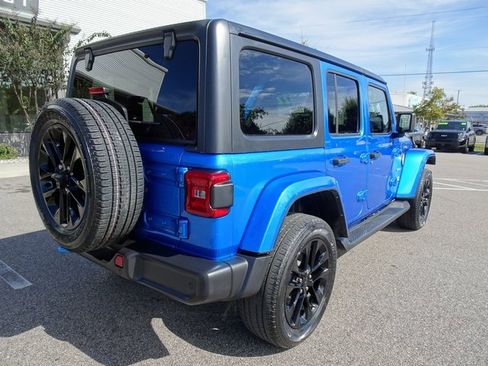 Used 2022 Jeep Wrangler Unlimited Sahara w/ Cold Weather Group image 4