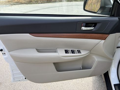 Used 2014 Subaru Outback 2.5i Limited image 10