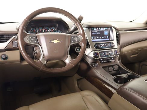 Used 2018 Chevrolet Tahoe LT image 2