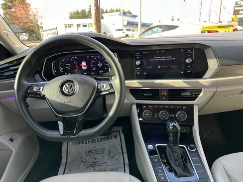 Used 2020 Volkswagen Jetta SEL Premium image 28