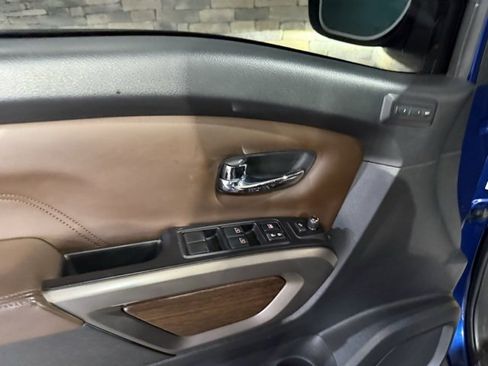Used 2020 Nissan Titan Platinum Reserve w/ Moonroof Package image 10