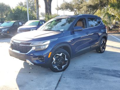 Certified 2025 Kia Seltos EX w/ EX Sunroof Package