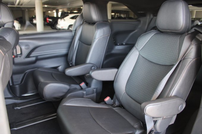 New 2026 Toyota Sienna XLE Woodland Edition AWD/4WD image 13