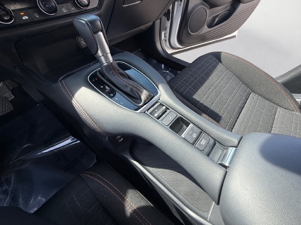 Certified 2025 Honda HR-V Sport image 17