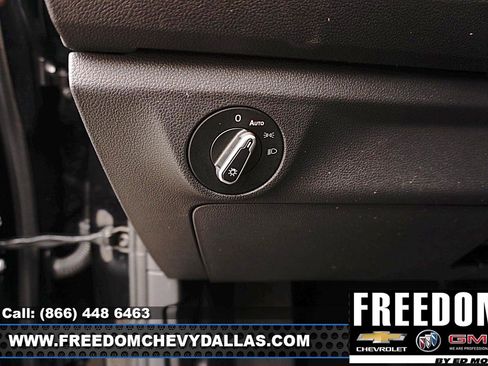 Used 2024 Volkswagen Jetta SE FWD image 19