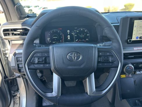 Used 2025 Toyota Tacoma TRD Off-Road image 15