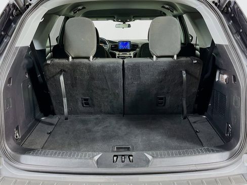 Used 2022 Ford Explorer XLT AWD/4WD image 10