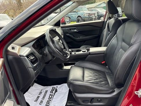 Used 2021 Nissan Rogue Platinum image 9