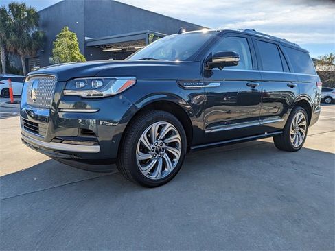 Used 2022 Lincoln Navigator Reserve image 10
