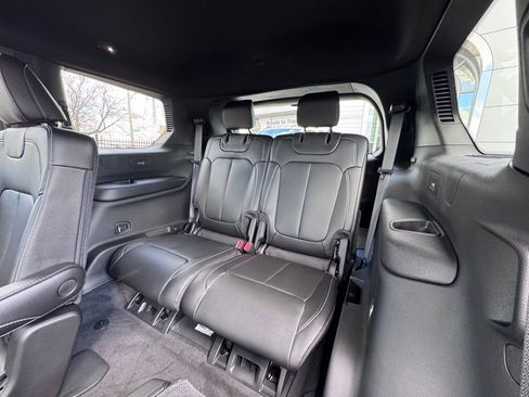 Used 2025 Jeep Grand Cherokee L Limited w/ Black Appearance Package image 17