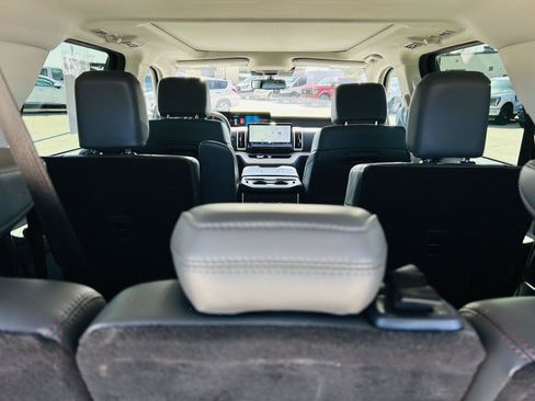 Used 2025 Ford Expedition Active AWD/4WD image 36