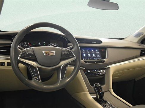 Used 2021 Cadillac XT5 Premium Luxury image 22