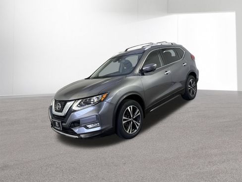 Used 2019 Nissan Rogue SV w/ Sun & Sound Touring Package AWD/4WD image 2