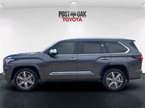 Used 2024 Toyota Sequoia Capstone image 4