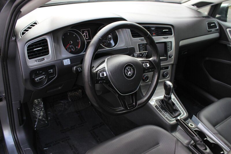 Used 2015 Volkswagen Golf TDI S FWD image 9