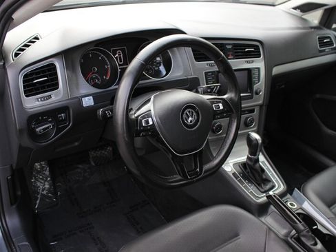 Used 2015 Volkswagen Golf TDI S FWD image 9