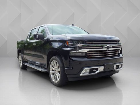 Used 2020 Chevrolet Silverado 1500 High Country w/ Technology Package AWD/4WD image 6