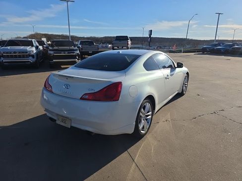 Used 2010 INFINITI G37 x w/ Premium Pkg image 6