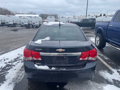 Used 2014 Chevrolet Cruze LS image 6