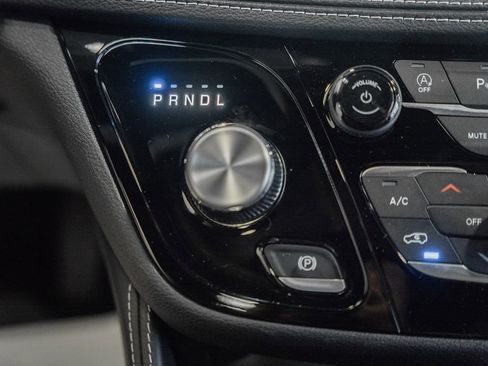 New 2026 Chrysler Pacifica Limited image 25