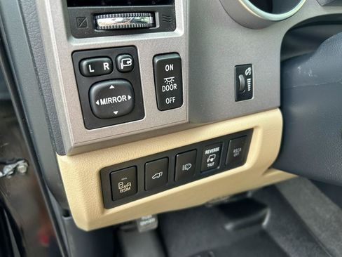 Used 2012 Toyota Sequoia Platinum AWD/4WD image 8