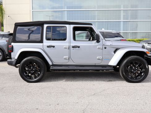 Used 2021 Jeep Wrangler Unlimited Sahara w/ Cold Weather Group image 10