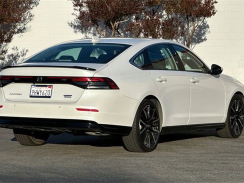 Used 2023 Honda Accord Touring image 4