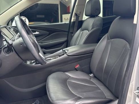 Used 2019 Buick Envision Essence AWD/4WD image 37